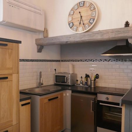 Appartement A 50 M De La Place Aux Herbes 위제 외부 사진