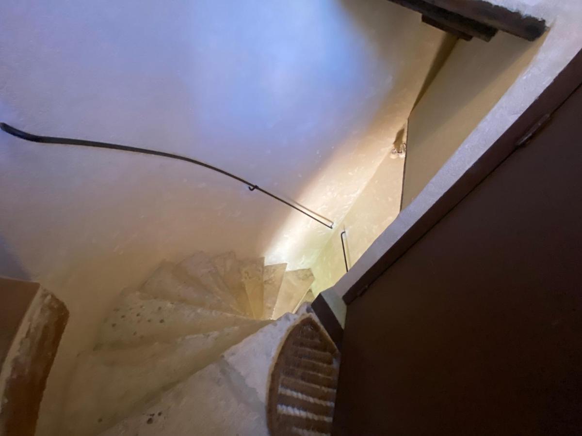 Appartement A 50 M De La Place Aux Herbes 위제 외부 사진