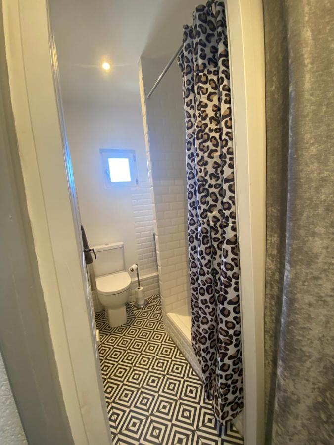 Appartement A 50 M De La Place Aux Herbes 위제 외부 사진